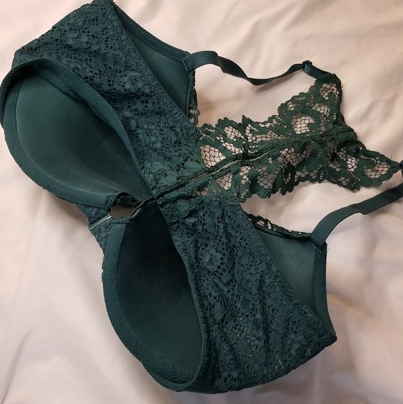 Very Sexy Victoria's Secret Push-up - Picture 2 of 3